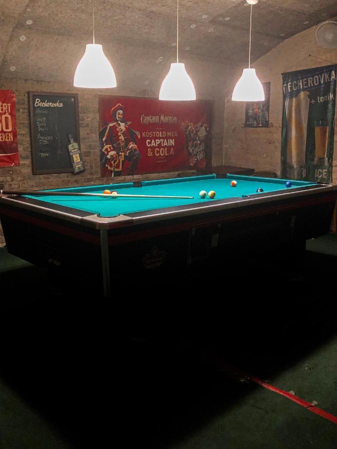 Whole Basement Former Pub2 For Stag Do, Men'S Cave Budapest Eksteriør bilde