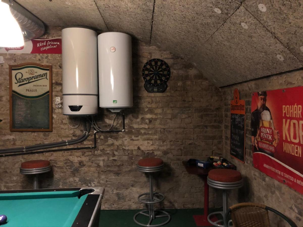 Whole Basement Former Pub2 For Stag Do, Men'S Cave Budapest Eksteriør bilde
