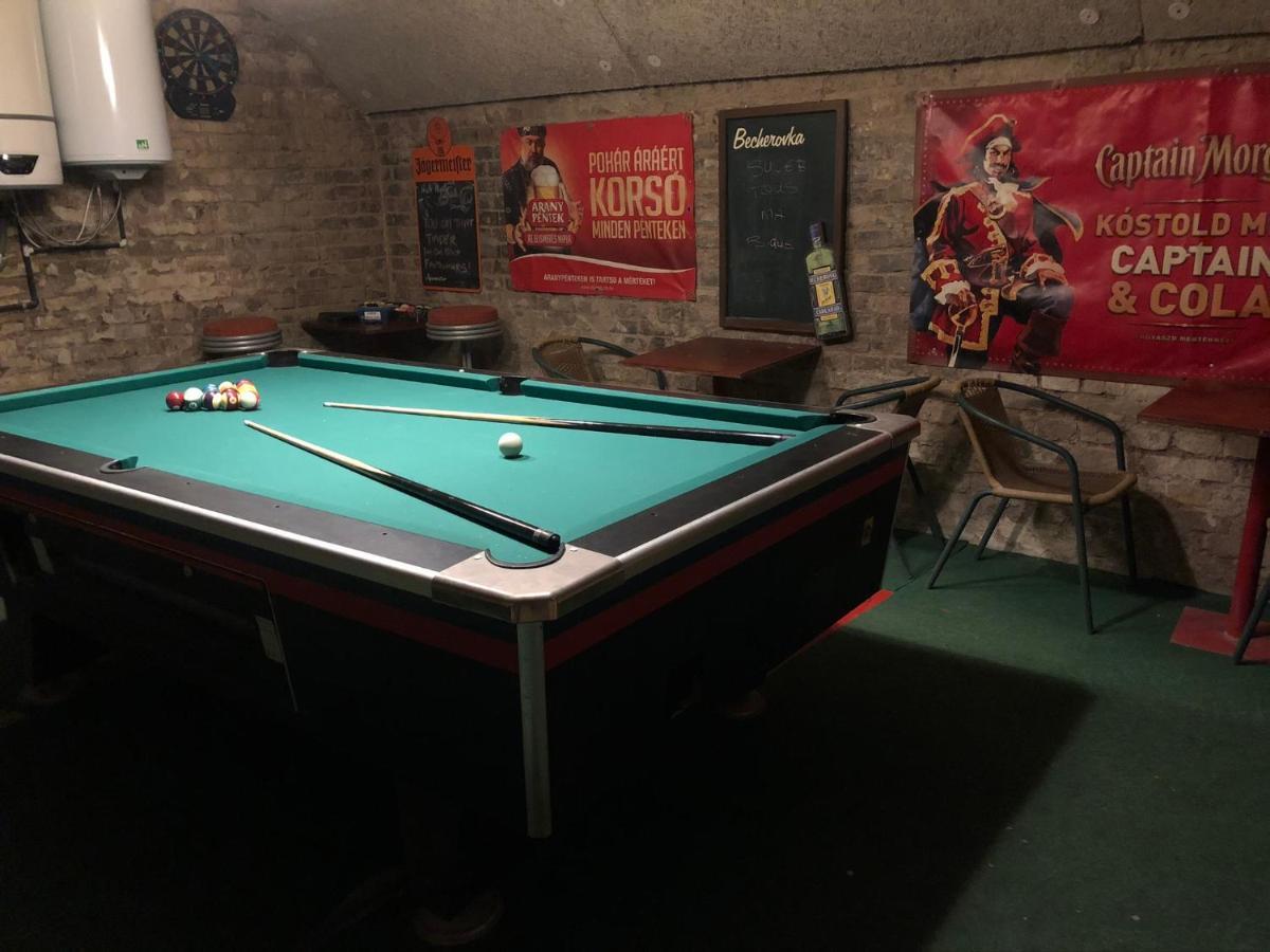 Whole Basement Former Pub2 For Stag Do, Men'S Cave Budapest Eksteriør bilde